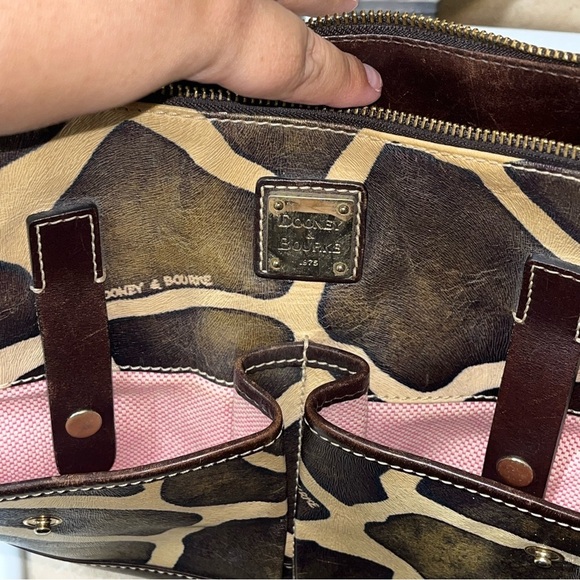 Dooney And Bourke Giraffe Print Handbag - Picture 5 of 16